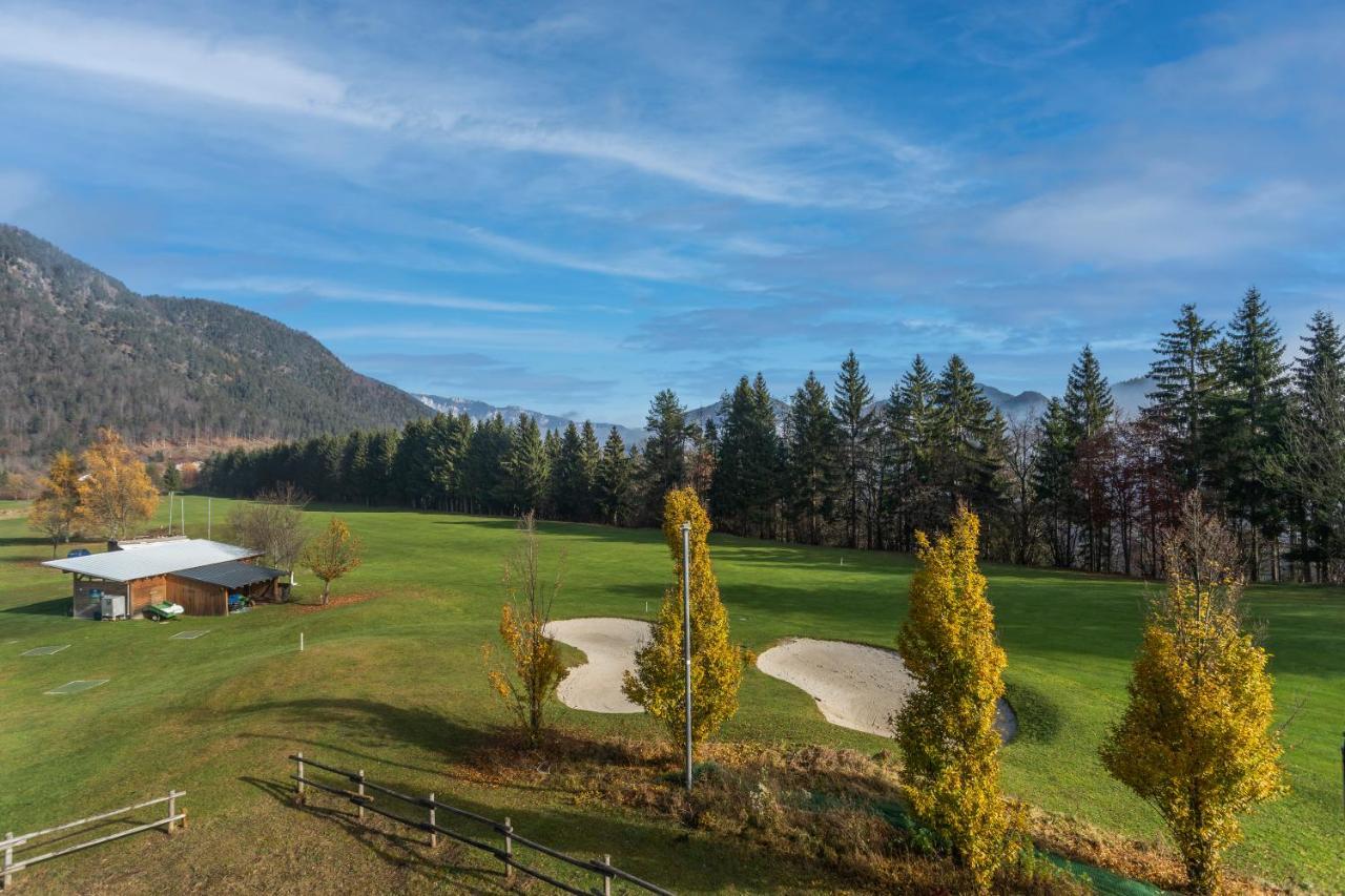 Golf View Apt With Parking And Mountain View! Apartment Tarvisio Exterior photo